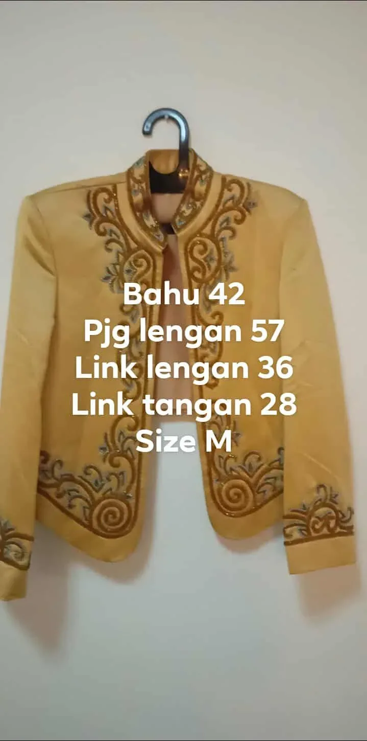 Beskap Jawa untuk Grooms