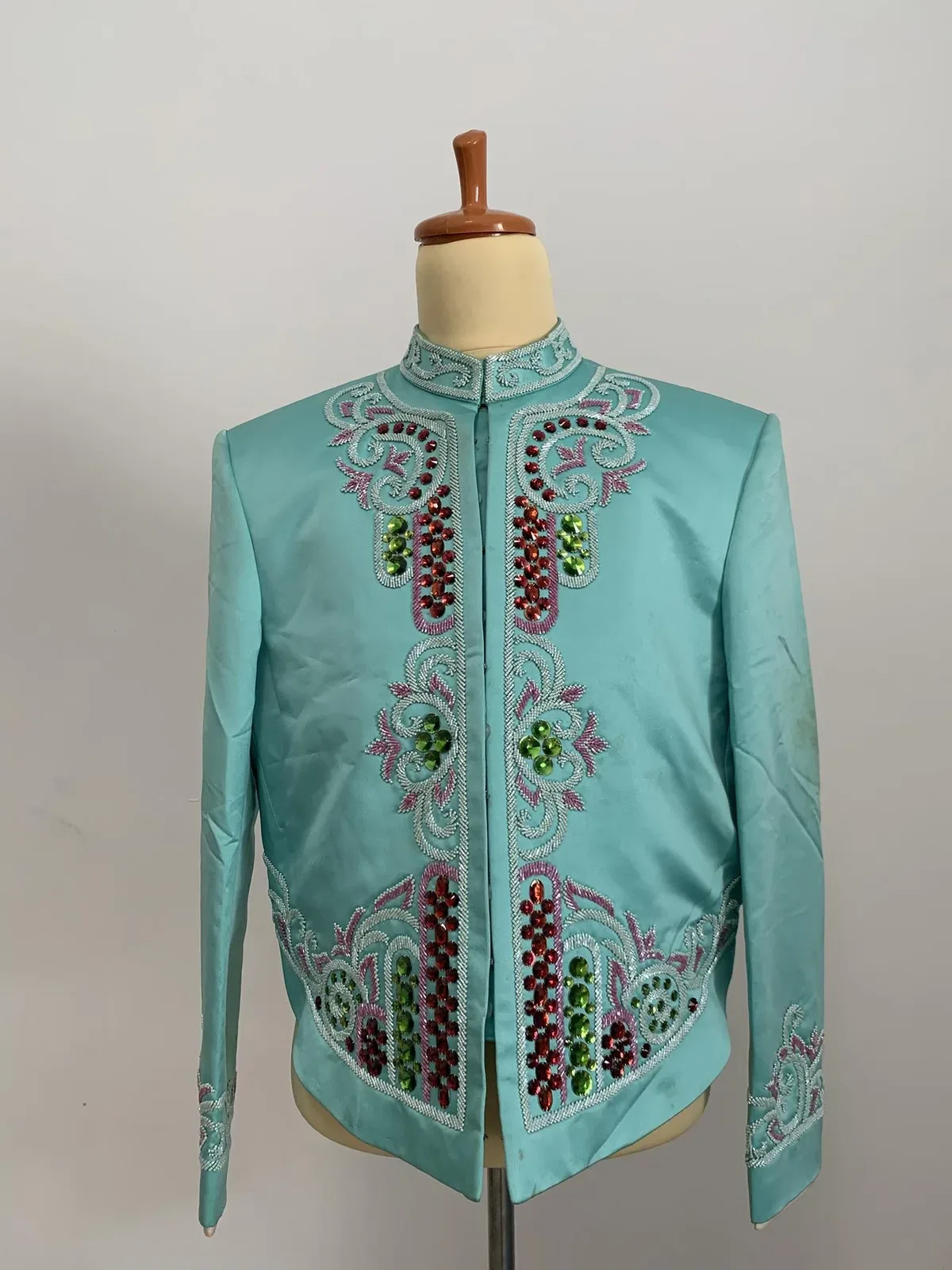 Beskap Jawa untuk Grooms