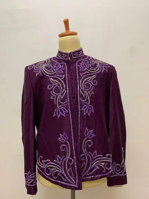 Beskap Jawa untuk Grooms