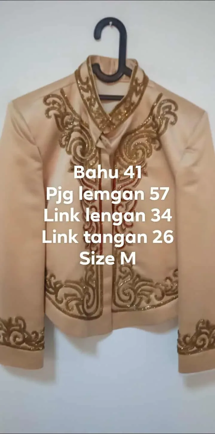 Beskap Jawa untuk Grooms