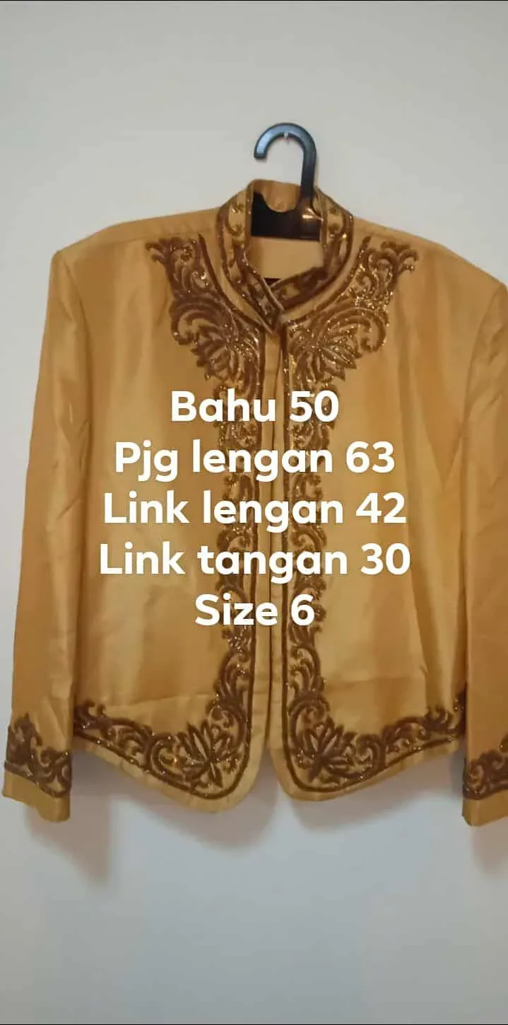 Beskap Jawa untuk Grooms/Father