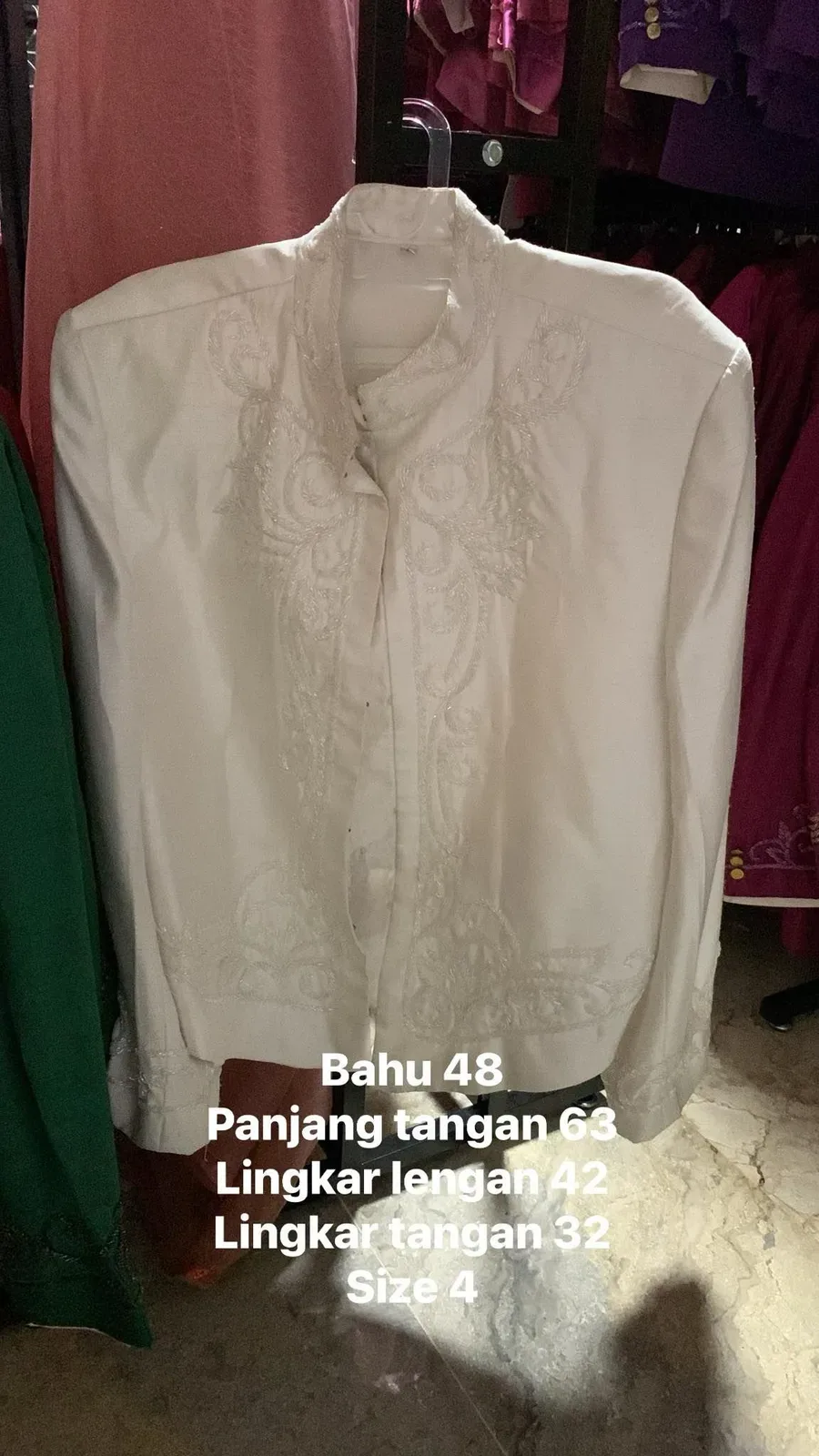 Beskap Jawa untuk Grooms