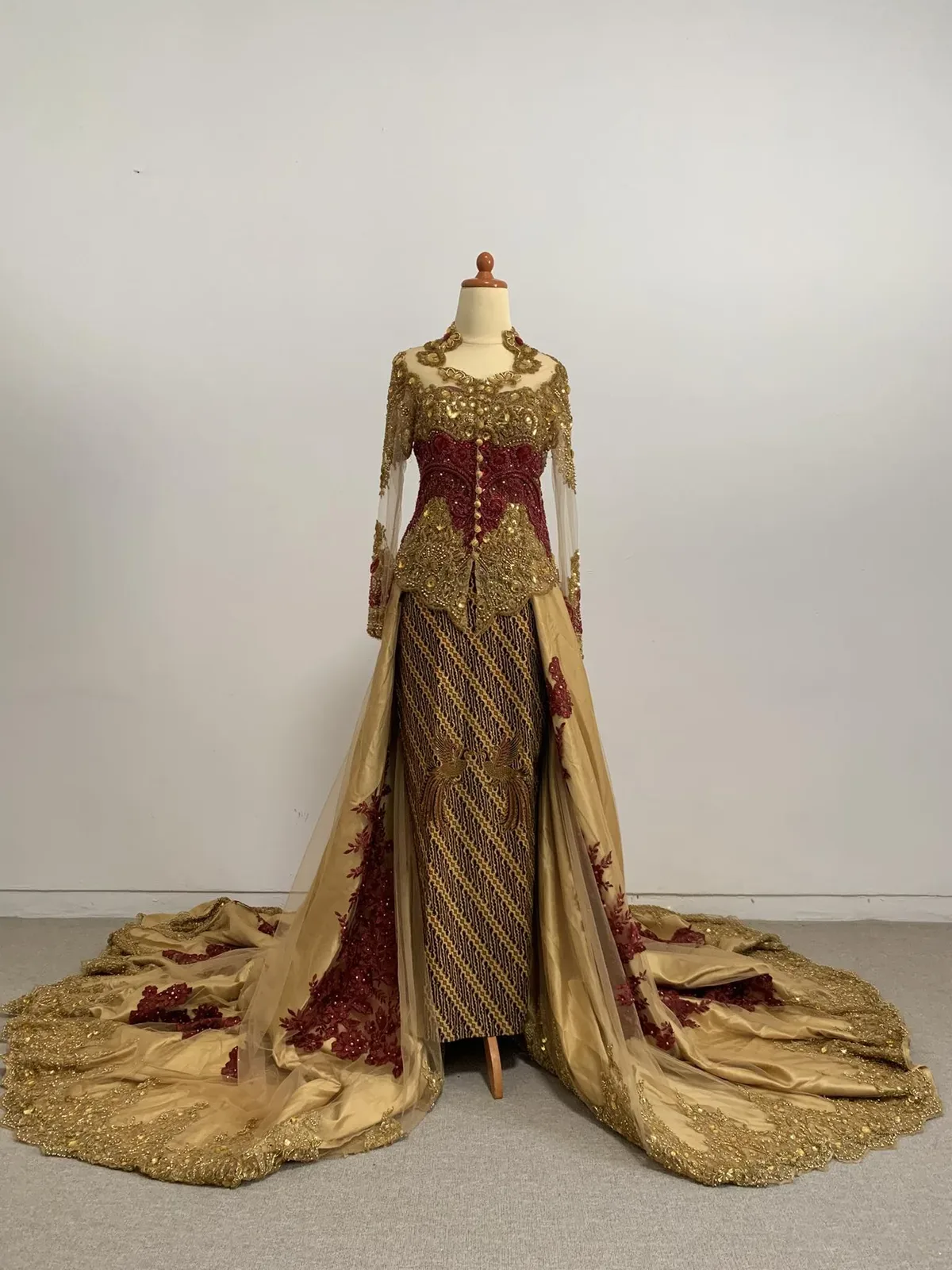 Gaun Nasional untuk Bride