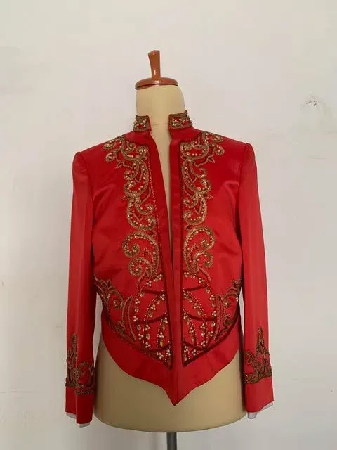 Beskap Jawa untuk Grooms