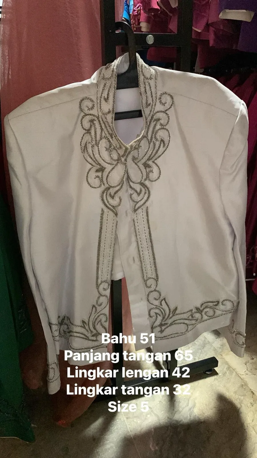 Beskap Jawa untuk Grooms