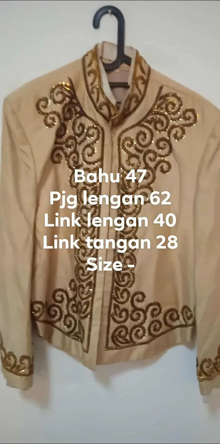 Beskap Jawa untuk Grooms