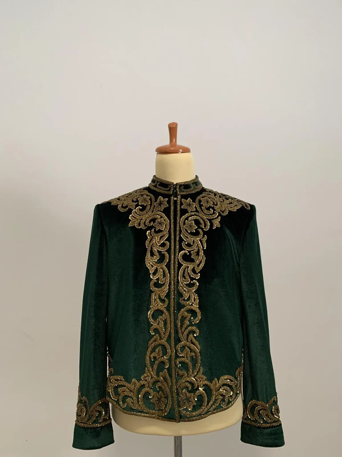 Beskap Jawa untuk Grooms