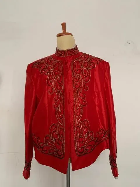 Beskap Jawa untuk Grooms
