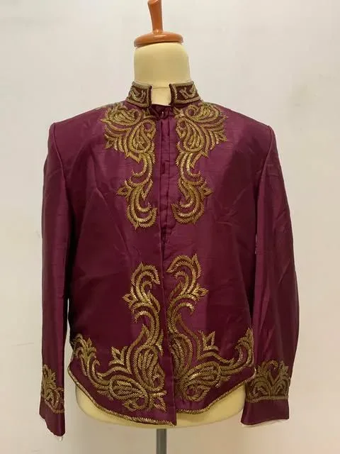 Beskap Jawa untuk Grooms