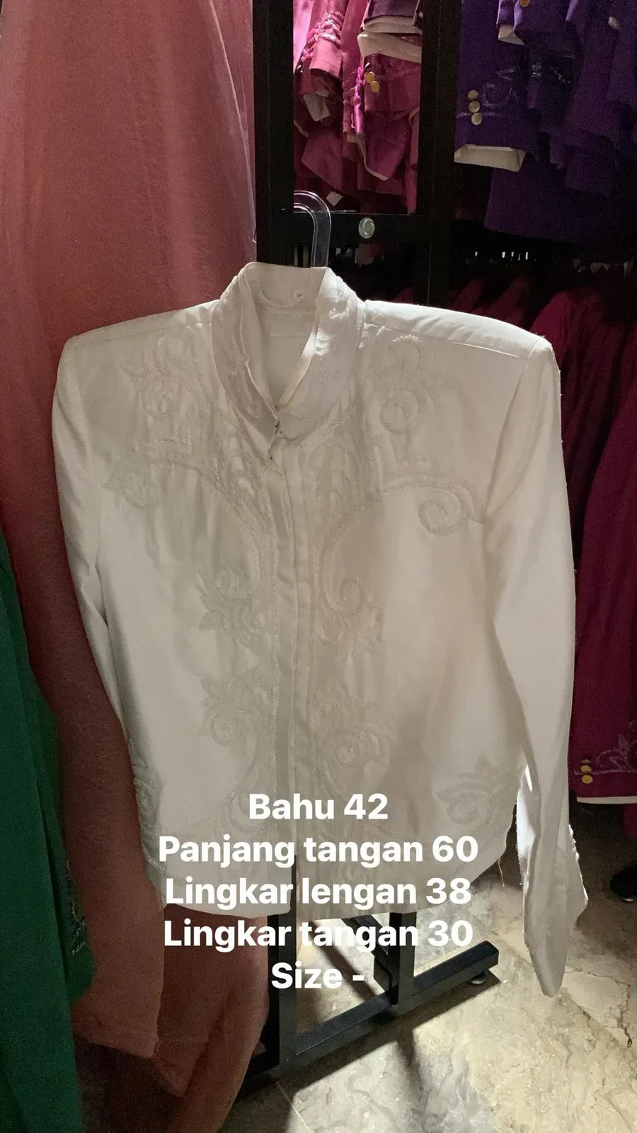 Beskap Jawa untuk Grooms