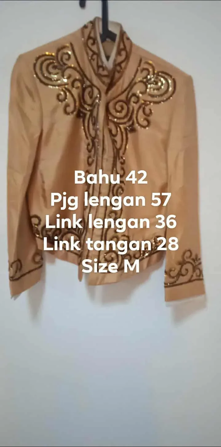 Beskap Jawa untuk Grooms