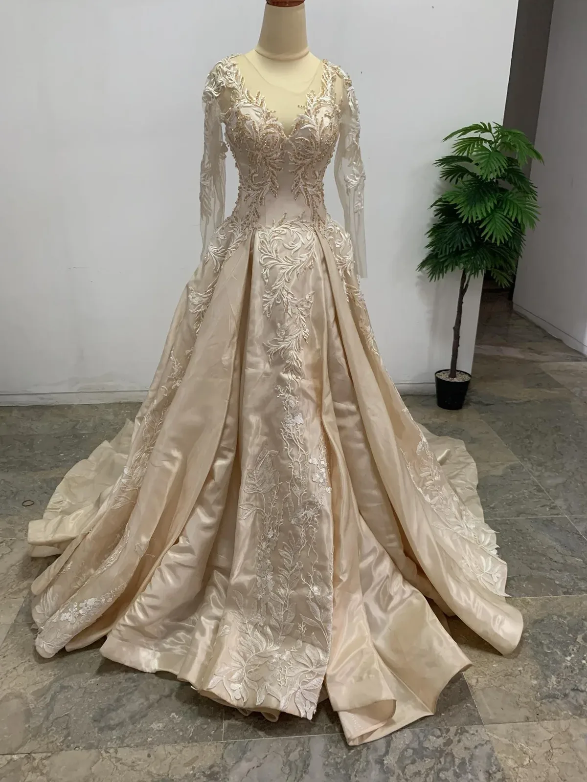 Gaun Internasional untuk Bride