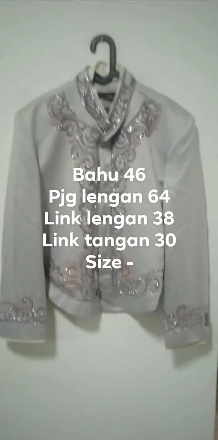 Beskap Jawa untuk Grooms