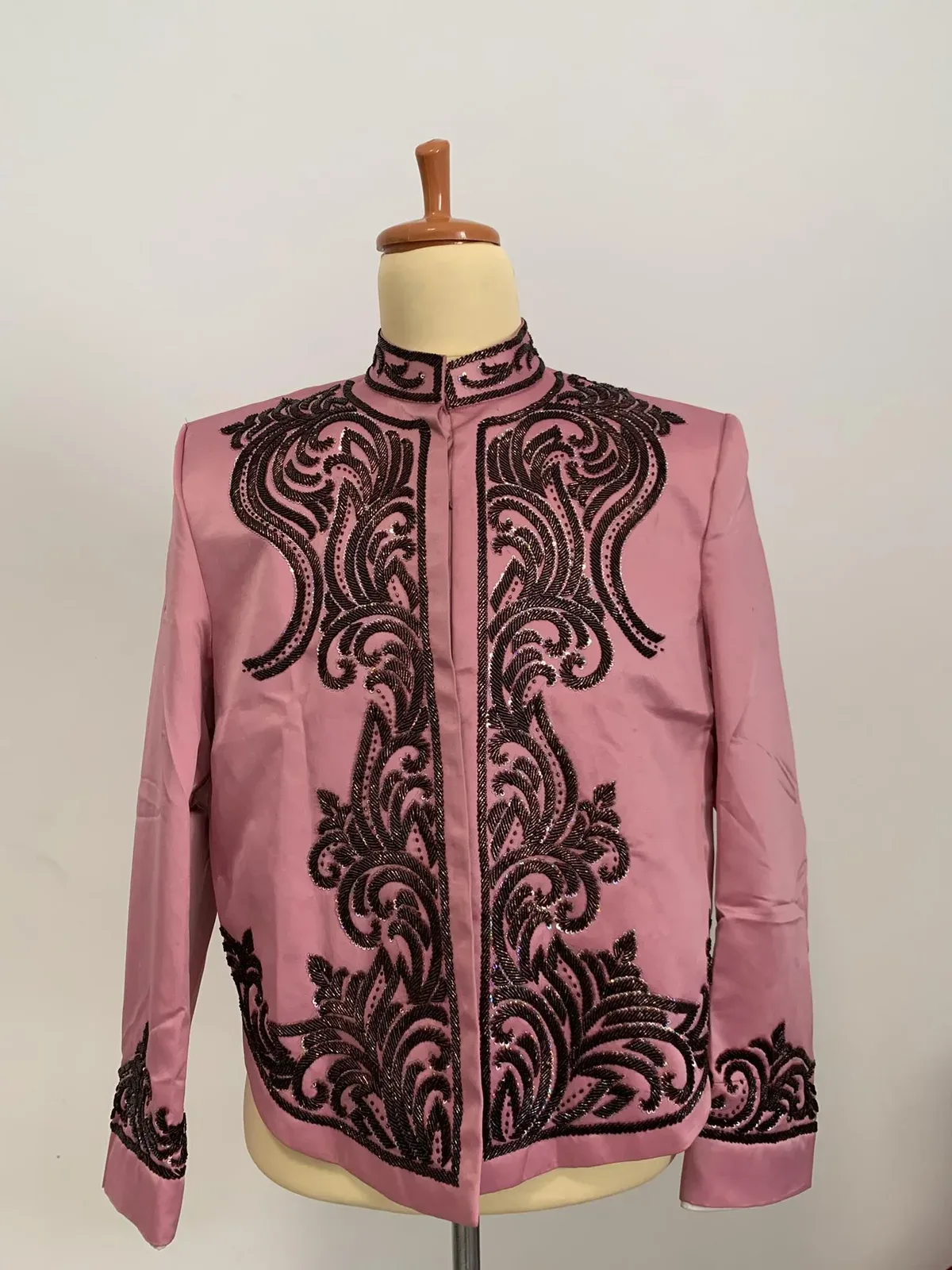 Beskap Jawa untuk Grooms