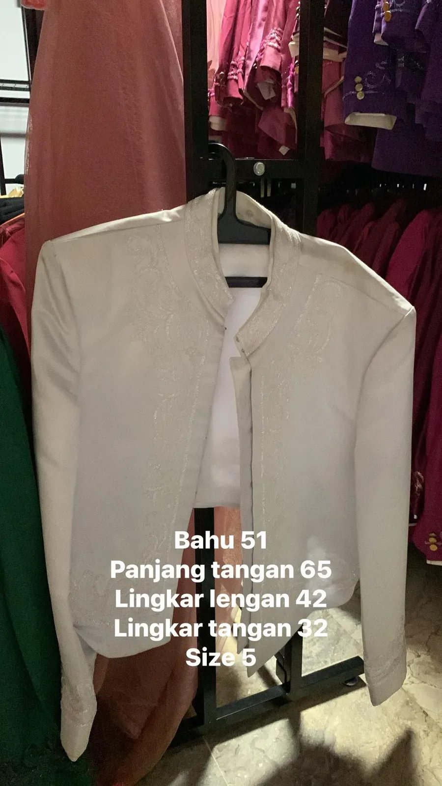 Beskap Jawa untuk Grooms