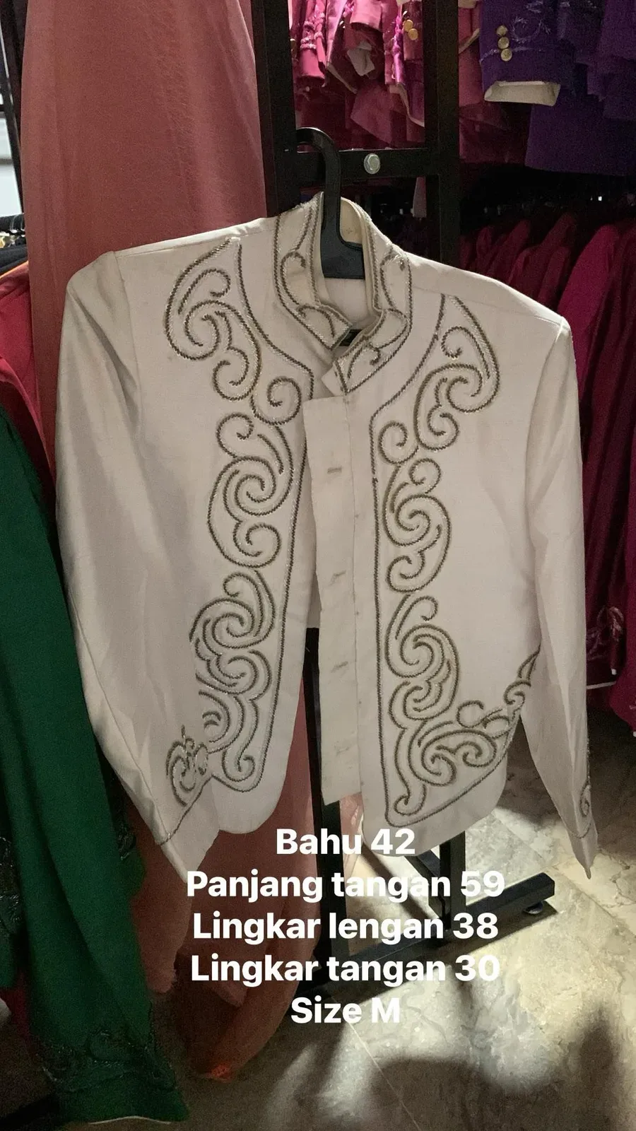 Beskap Jawa untuk Grooms