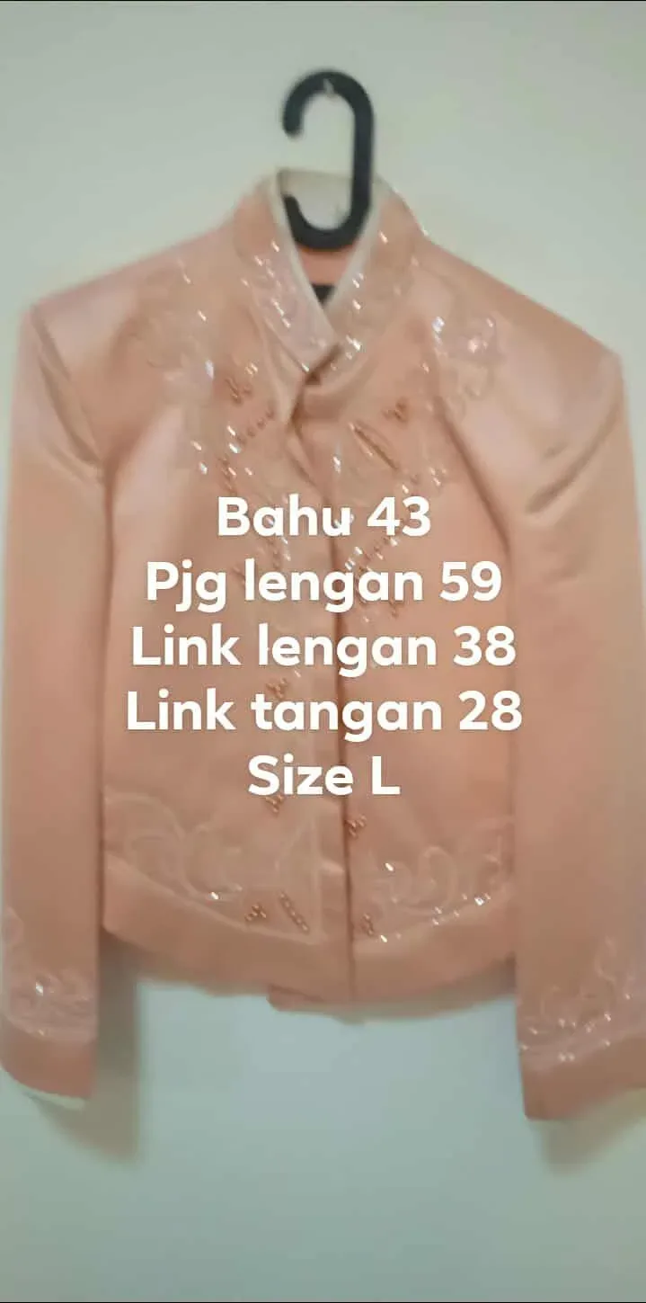 Beskap Jawa untuk Grooms