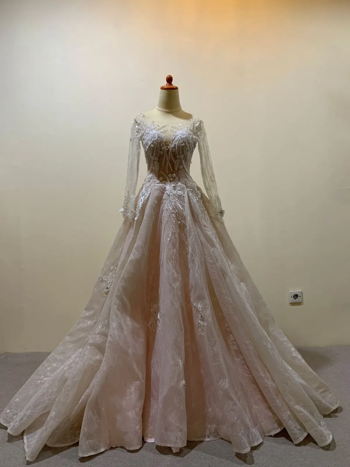 Gaun Internasional untuk Bride