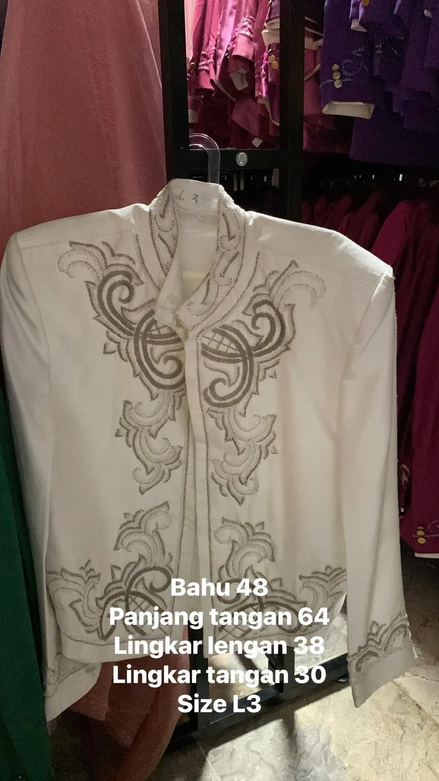Beskap Jawa untuk Grooms
