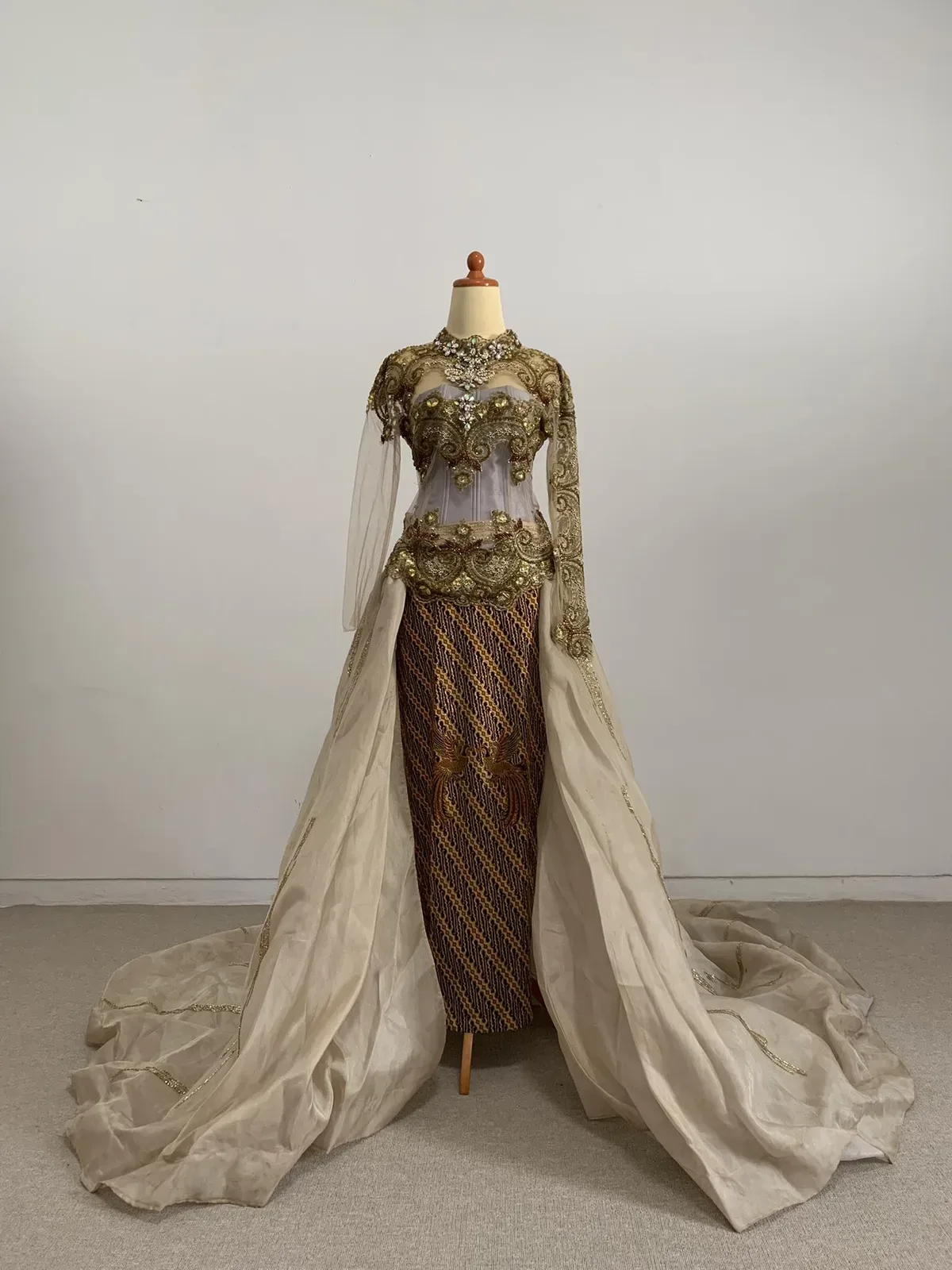 Gaun Nasional untuk Bride