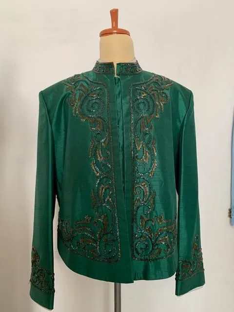 Beskap Jawa untuk Grooms