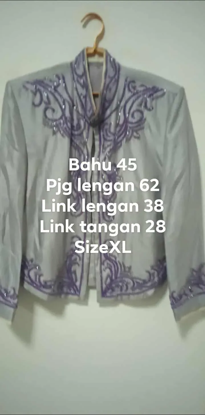 Beskap Jawa untuk Grooms/Father